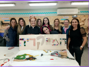 צוות מורים בהכשרת מורים של מינימייקרס